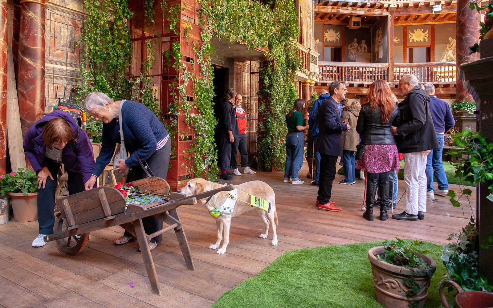 Volunteers | Shakespeare's Globe